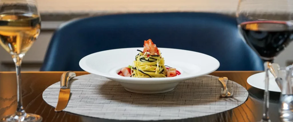 27-restaurant social media